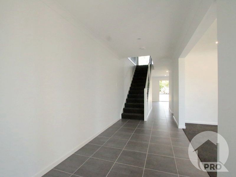 9 Doyle Street, Coorparoo QLD 4151