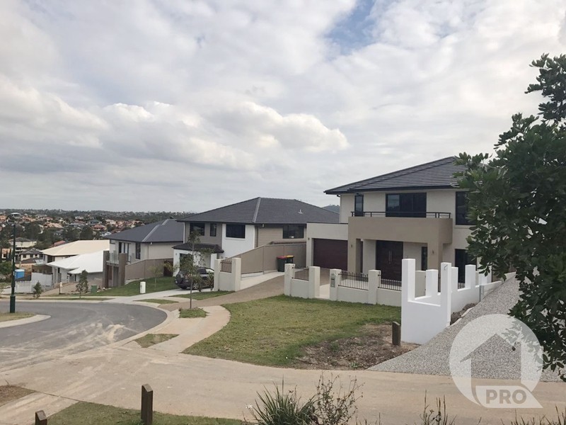 15 Southview Cres, Carindale QLD 4152