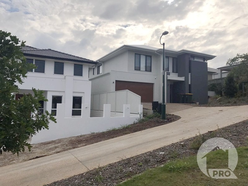 15 Southview Cres, Carindale QLD 4152