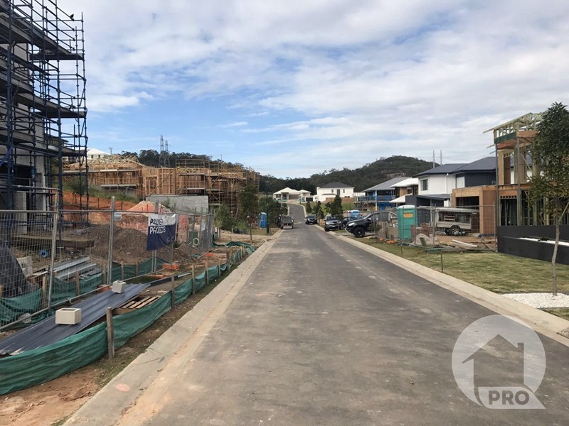 15 Southview Cres, Carindale QLD 4152