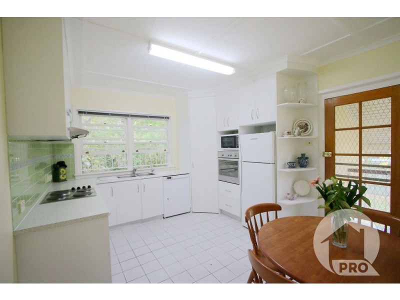 9 Deacon Street, Coopers Plains QLD 4108