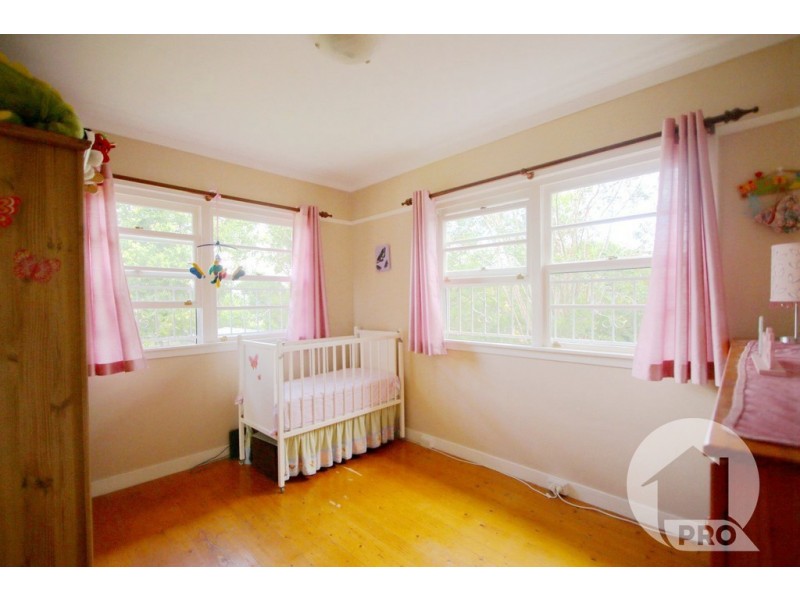 9 Deacon Street, Coopers Plains QLD 4108