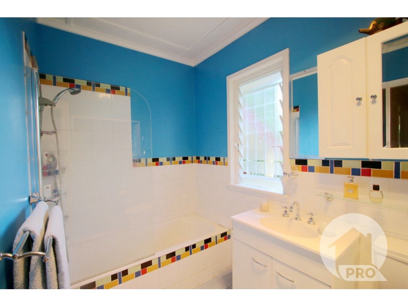 9 Deacon Street, Coopers Plains QLD 4108