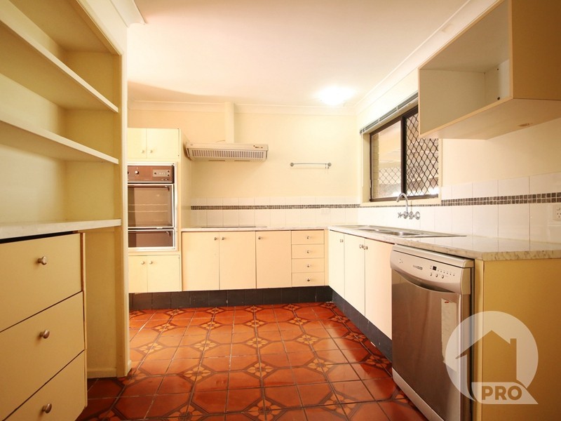 15 Gartford Street, Robertson QLD 4109