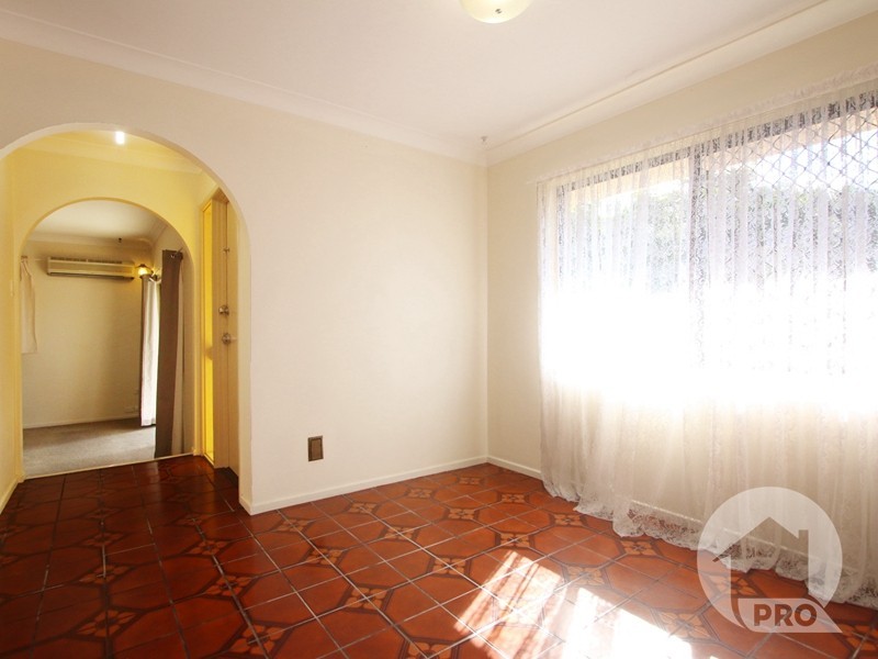 15 Gartford Street, Robertson QLD 4109