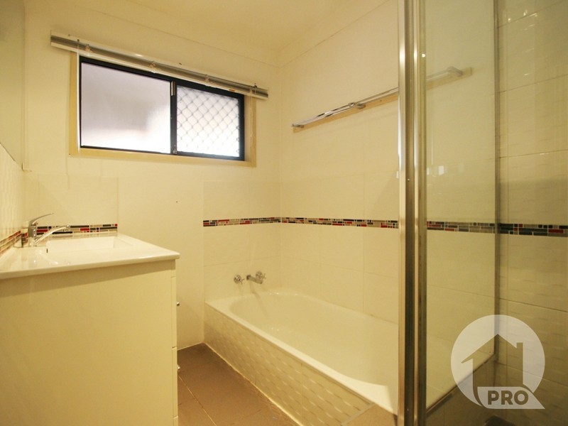 15 Gartford Street, Robertson QLD 4109