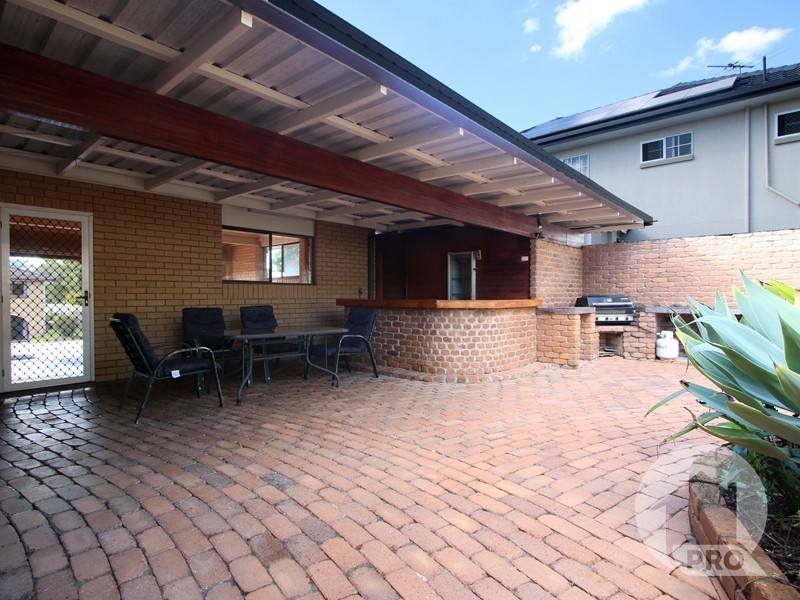 15 Gartford Street, Robertson QLD 4109