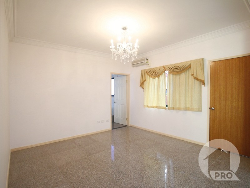 21 Parnassus Street, Robertson QLD 4109