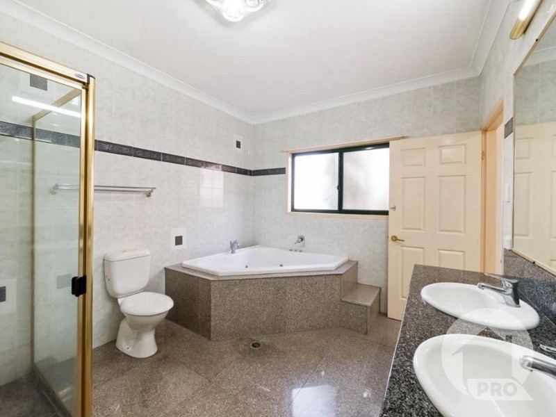 21 Parnassus Street, Robertson QLD 4109