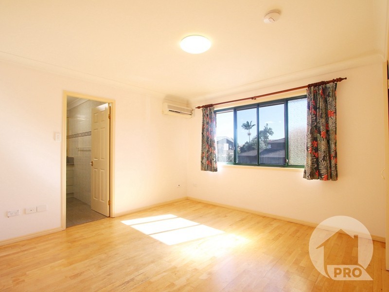 21 Parnassus Street, Robertson QLD 4109