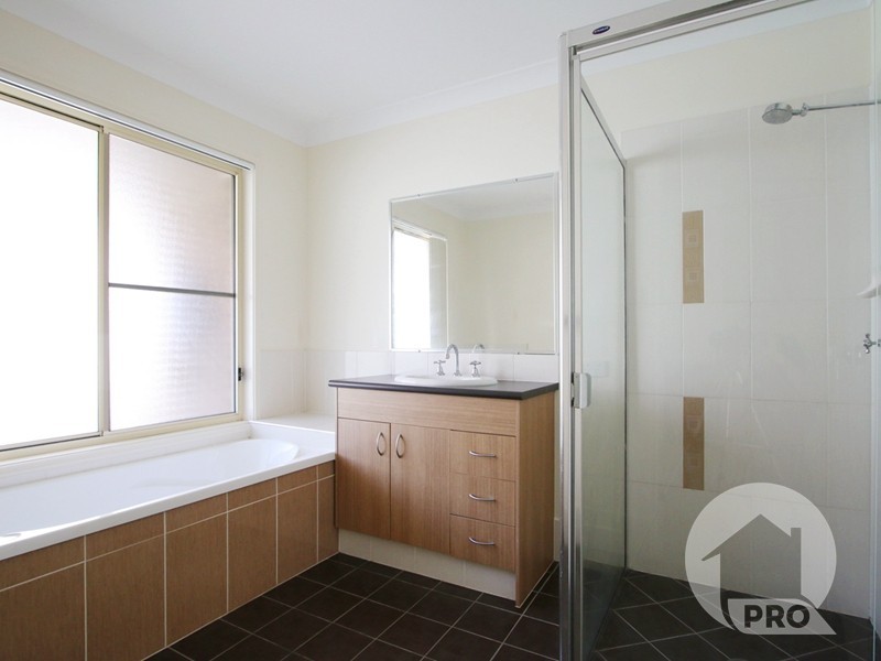 22 Bottlebrush St, Heathwood QLD 4110