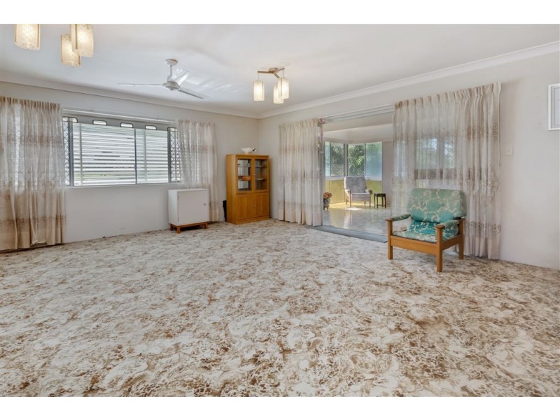 25 Chadford Street, Macgregor QLD 4109