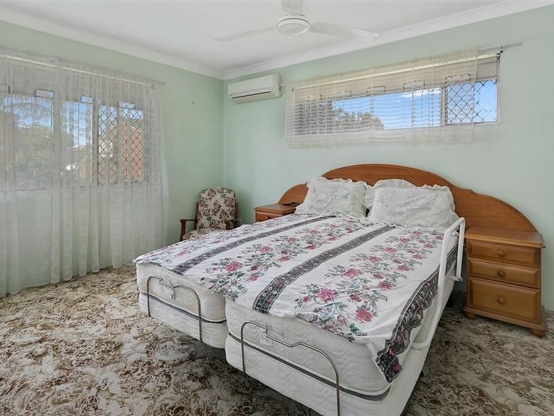 25 Chadford Street, Macgregor QLD 4109