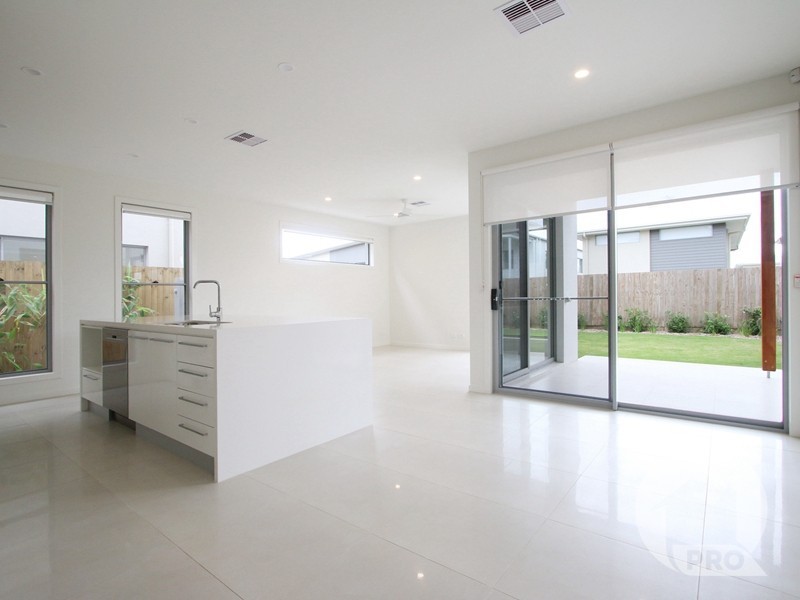 92 Hillcrest Street, Rochedale QLD 4123
