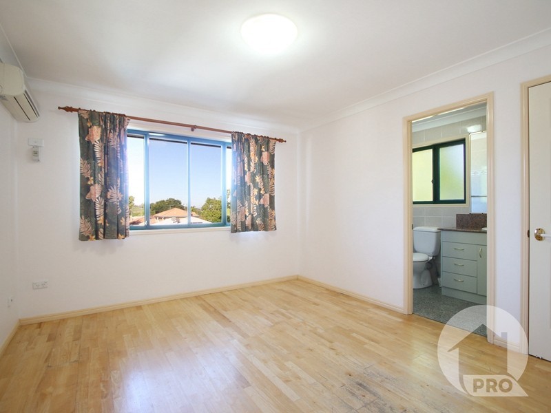 21A Parnassus Street, Robertson QLD 4109