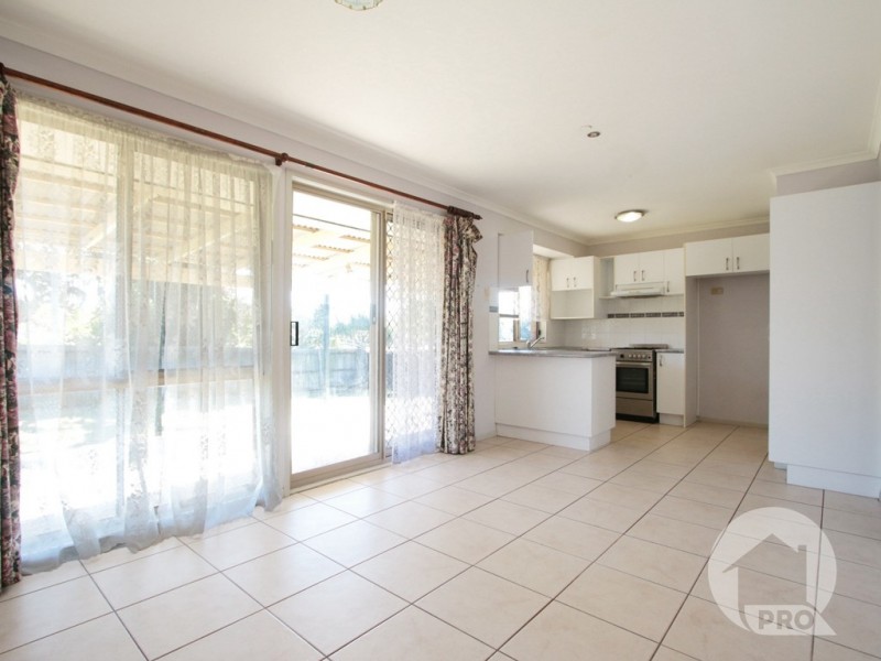 20 Bottlebrush Drive, Regents Park QLD 4118