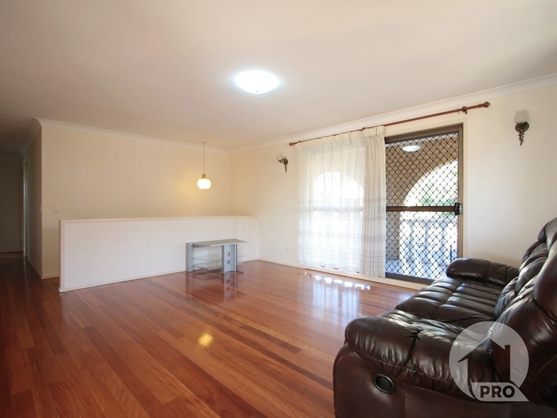 20 Kidd Street, Robertson QLD 4109