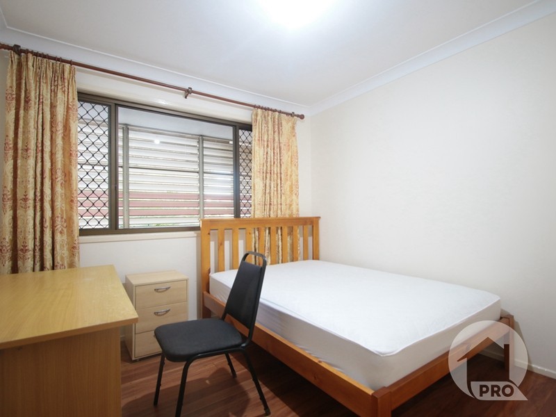 20 Kidd Street, Robertson QLD 4109