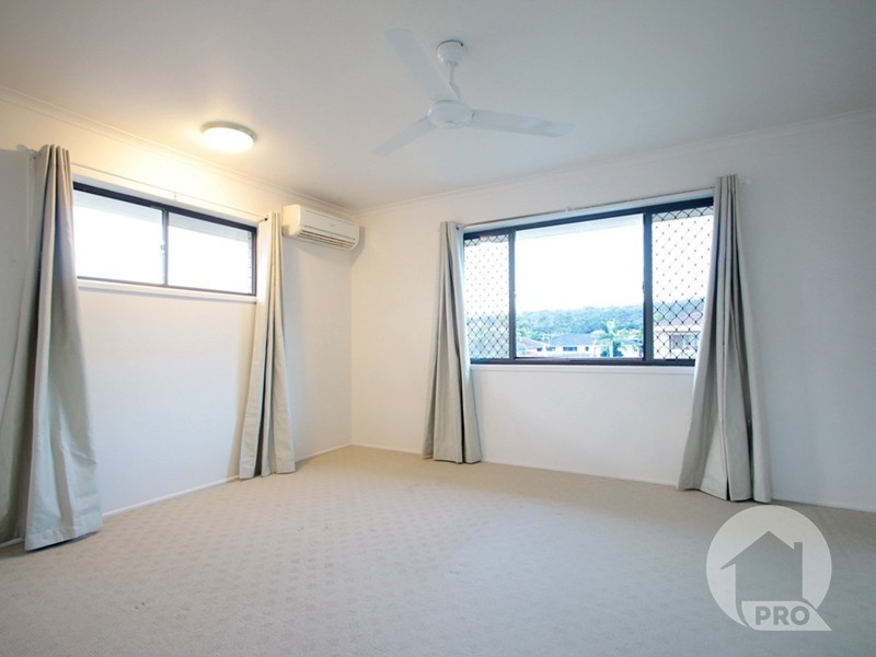 6 Kushka Street, Robertson QLD 4109