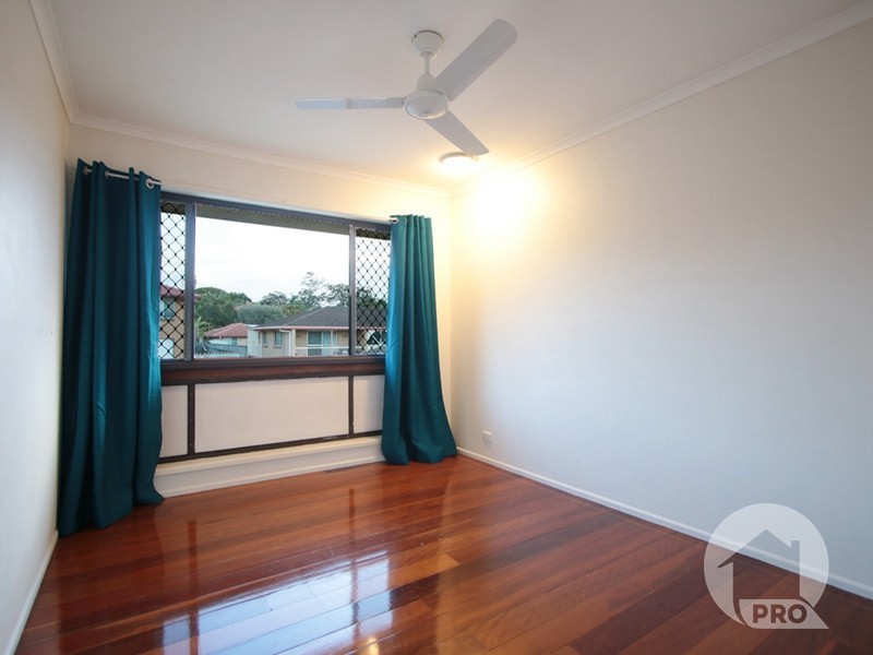 6 Kushka Street, Robertson QLD 4109