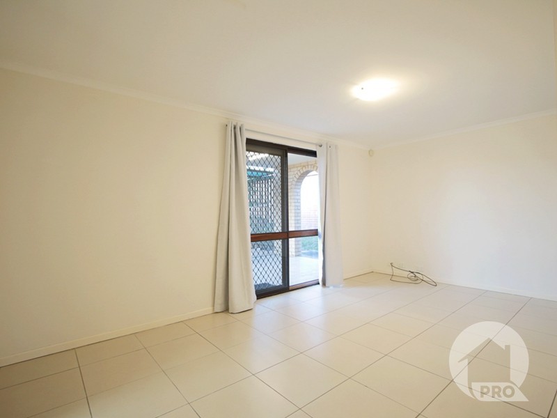 6 Kushka Street, Robertson QLD 4109