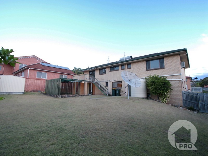 6 Kushka Street, Robertson QLD 4109