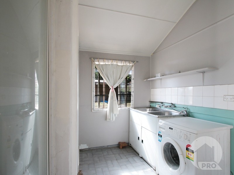 42 Orange Grove Road, Coopers Plains QLD 4108