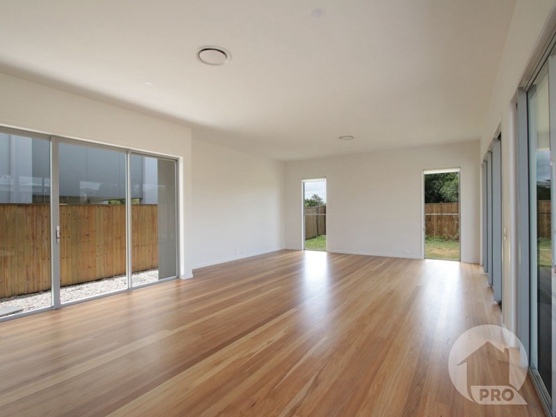 27 Willow Way, Rochedale QLD 4123
