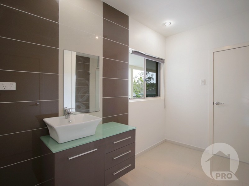 138 Didbrook Street, Robertson QLD 4109