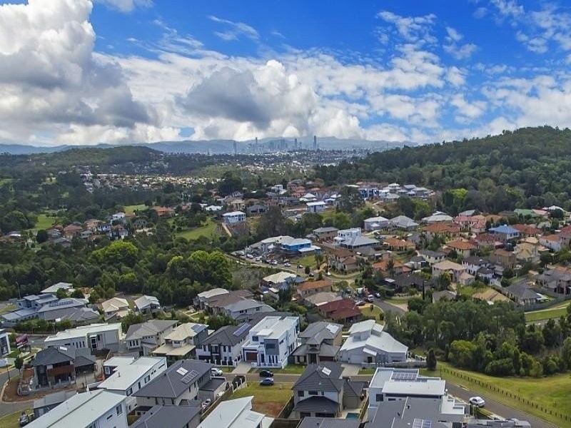 18 Linacre Crescent, Carindale QLD 4152