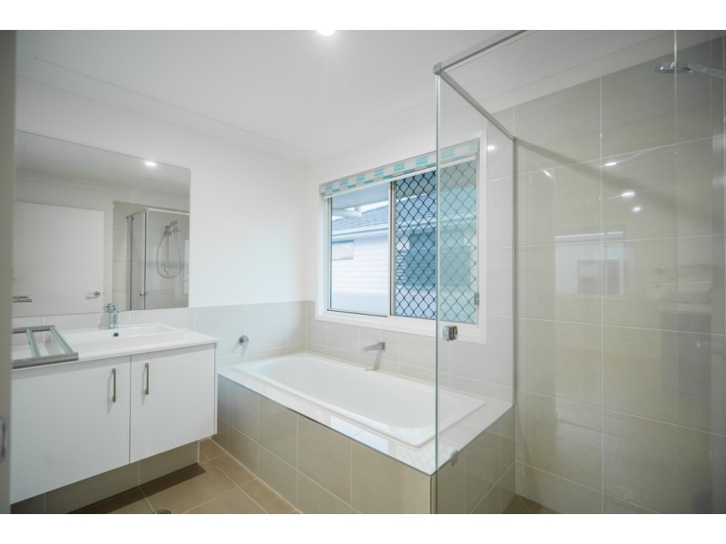 8 Paragon Street, Rochedale QLD 4123