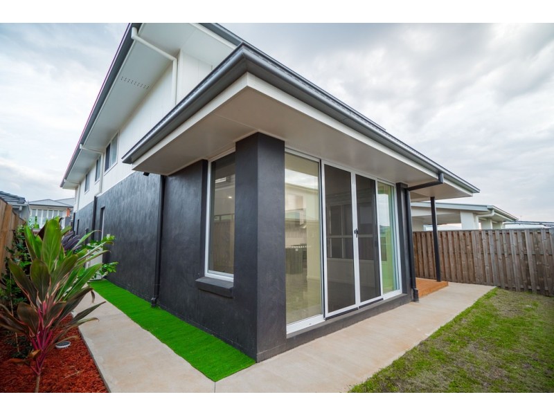 8 Paragon Street, Rochedale QLD 4123