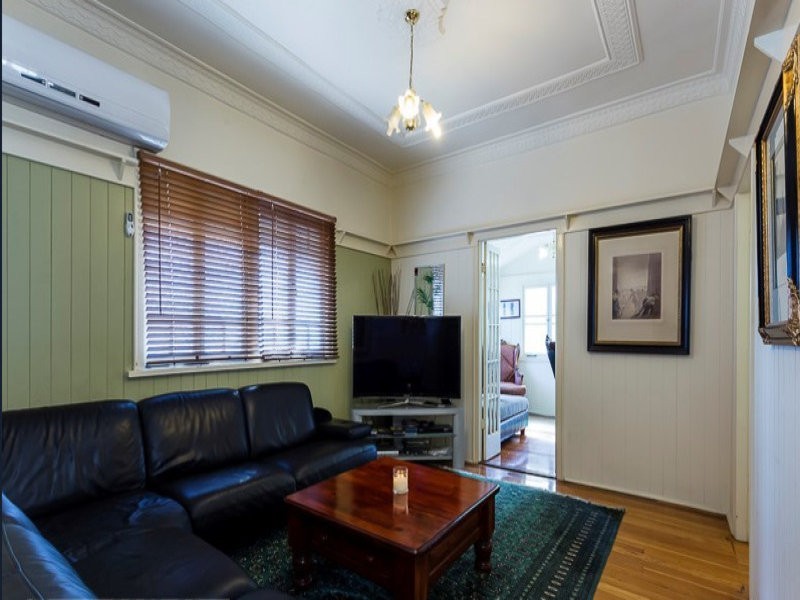 515 Logan Road, Greenslopes QLD 4120