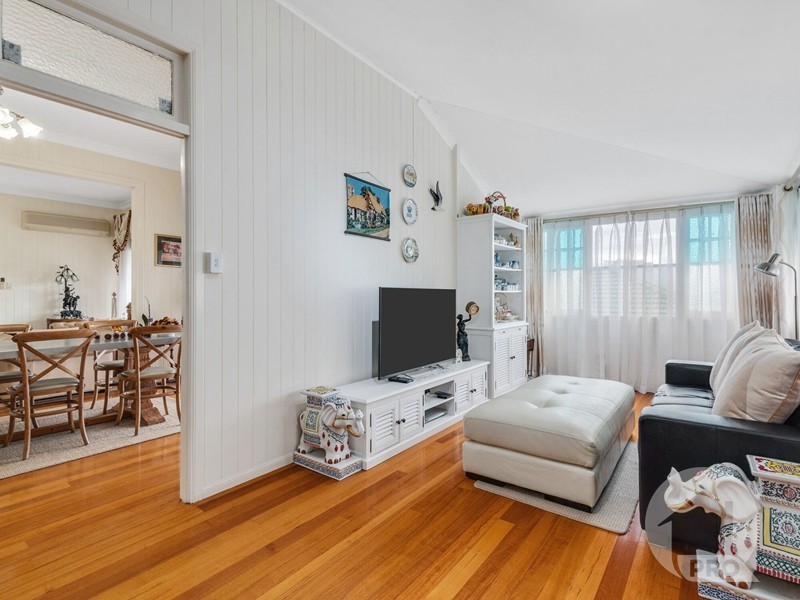 52 Amelia Street, Coorparoo QLD 4151