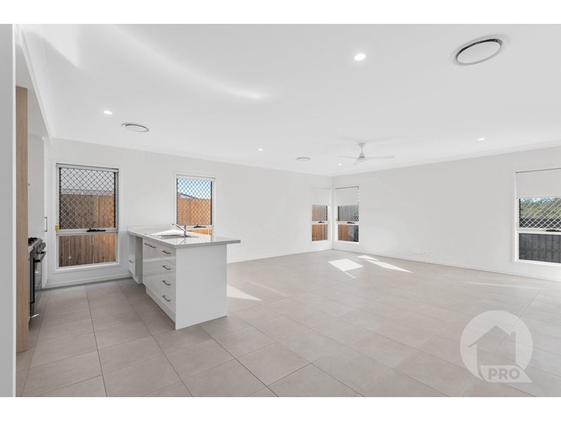 24 Tambor Crescent, Pallara QLD 4110