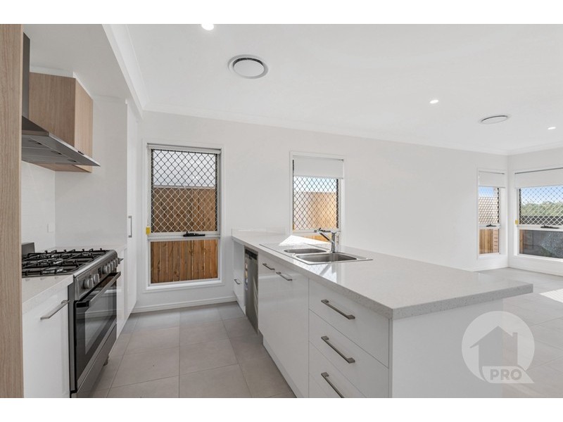 24 Tambor Crescent, Pallara QLD 4110