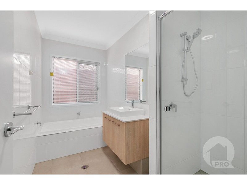 24 Tambor Crescent, Pallara QLD 4110