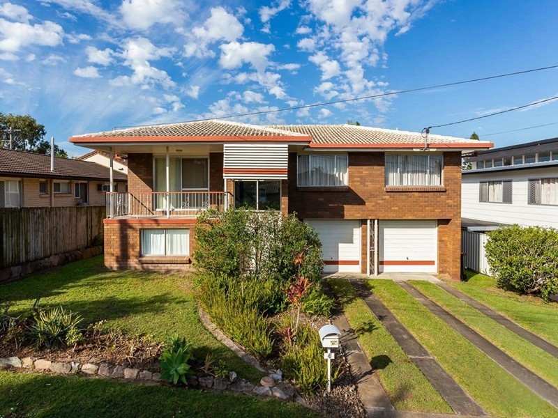 4 Dolphin Street, Macgregor QLD 4109