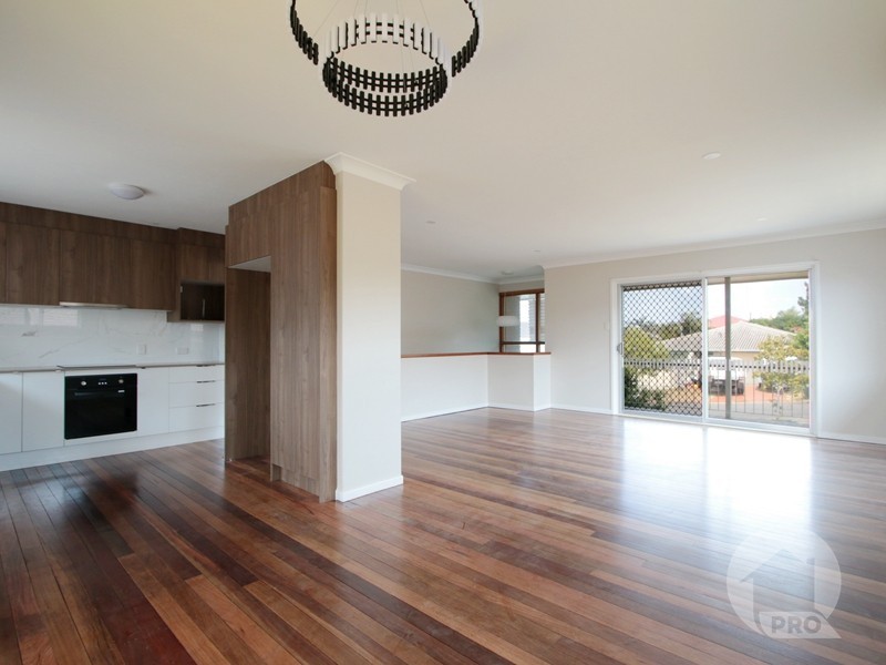 4 Dolphin Street, Macgregor QLD 4109