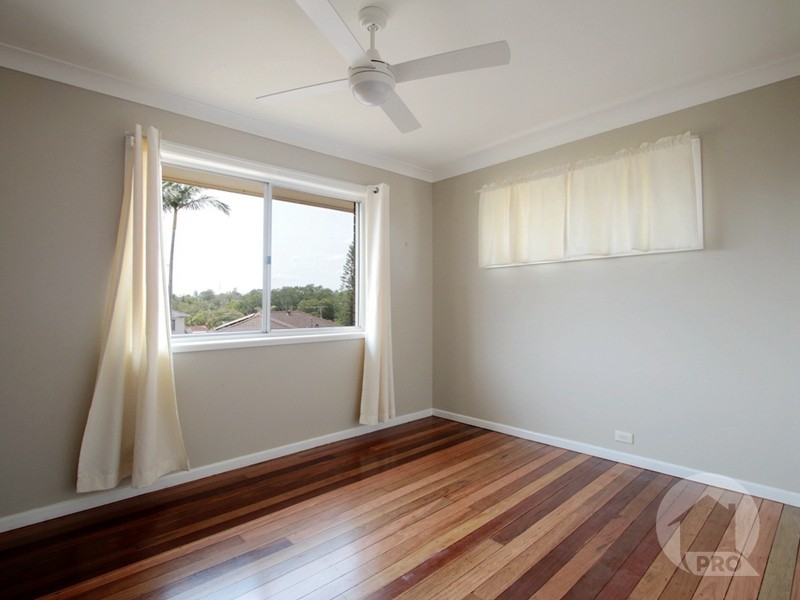 4 Dolphin Street, Macgregor QLD 4109