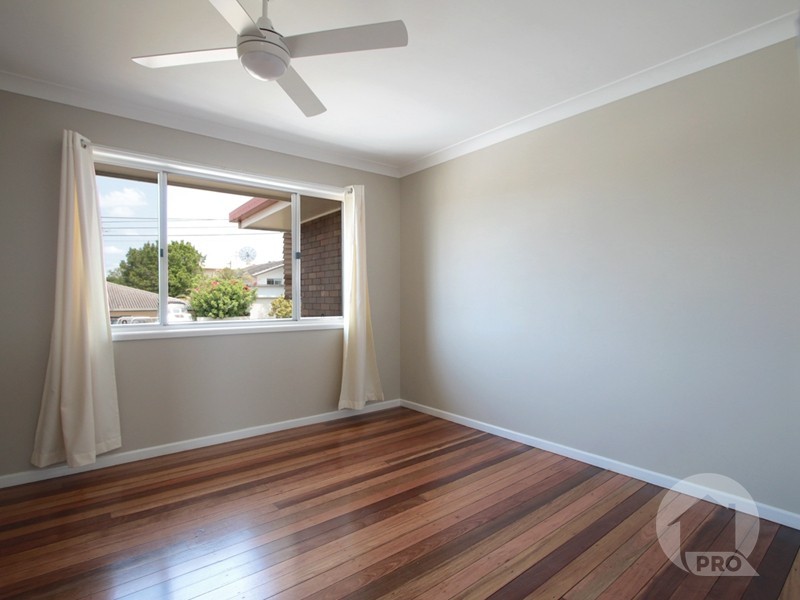 4 Dolphin Street, Macgregor QLD 4109