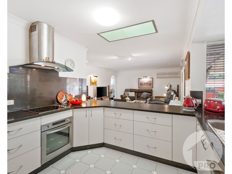 30 Oakville Street, Runcorn QLD 4113