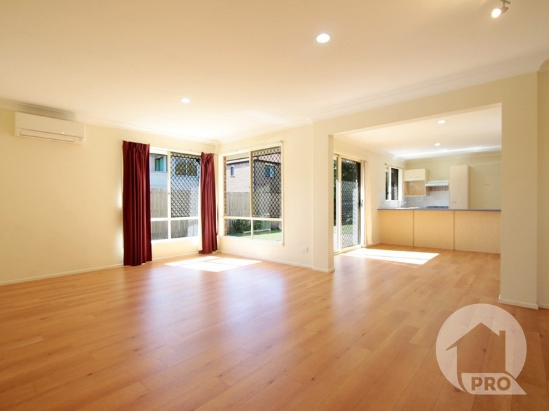 25 Robinson Crescent, Runcorn QLD 4113