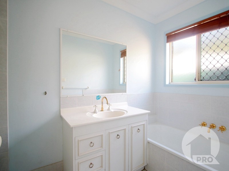 33 Allarton Street, Coopers Plains QLD 4108