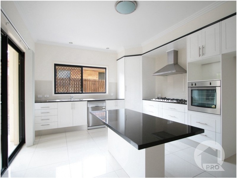 6 Pine Street, Runcorn QLD 4113