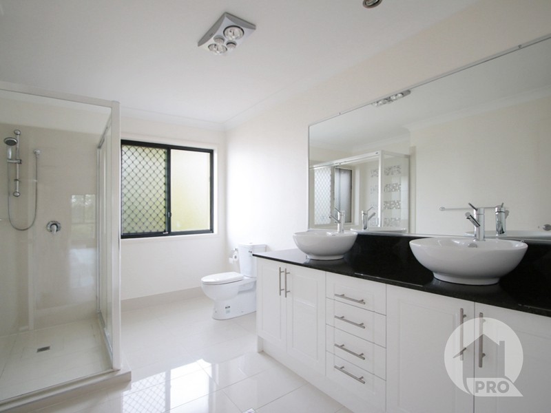 6 Pine Street, Runcorn QLD 4113