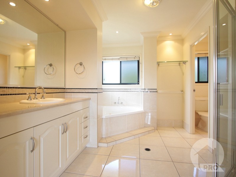 24 The Heights, Underwood QLD 4119