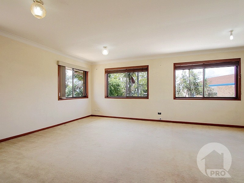 431 Kessels Road, Robertson QLD 4109