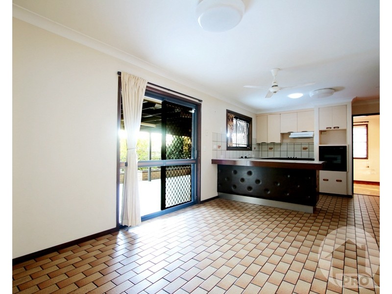 51 Faringdon Street, Robertson QLD 4109