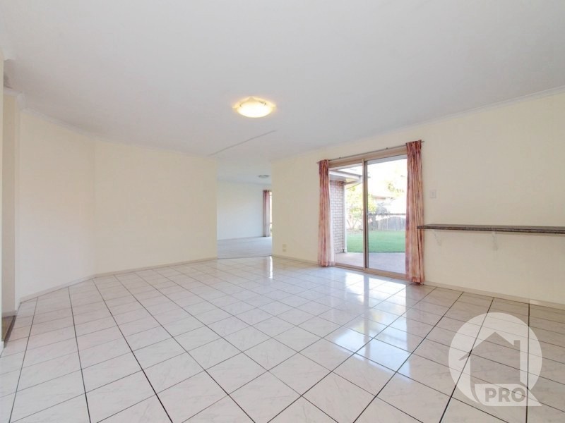 15 Daffodil Crescent, Calamvale QLD 4116